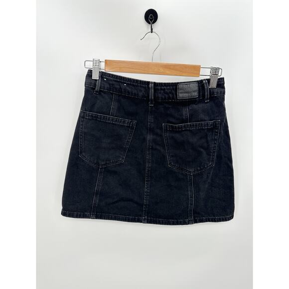 American Eagle Womens Mini Denim Skirt Size 00 Black Button Festival Concert - Picture 2 of 7